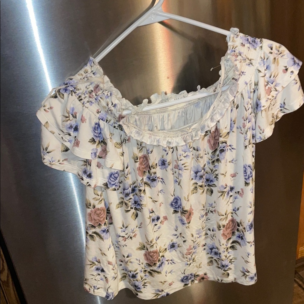 American Eagle Outfitters Floral Off-Shoulder Top 🦅🤍🌸🩵 - Picture 5 of 11